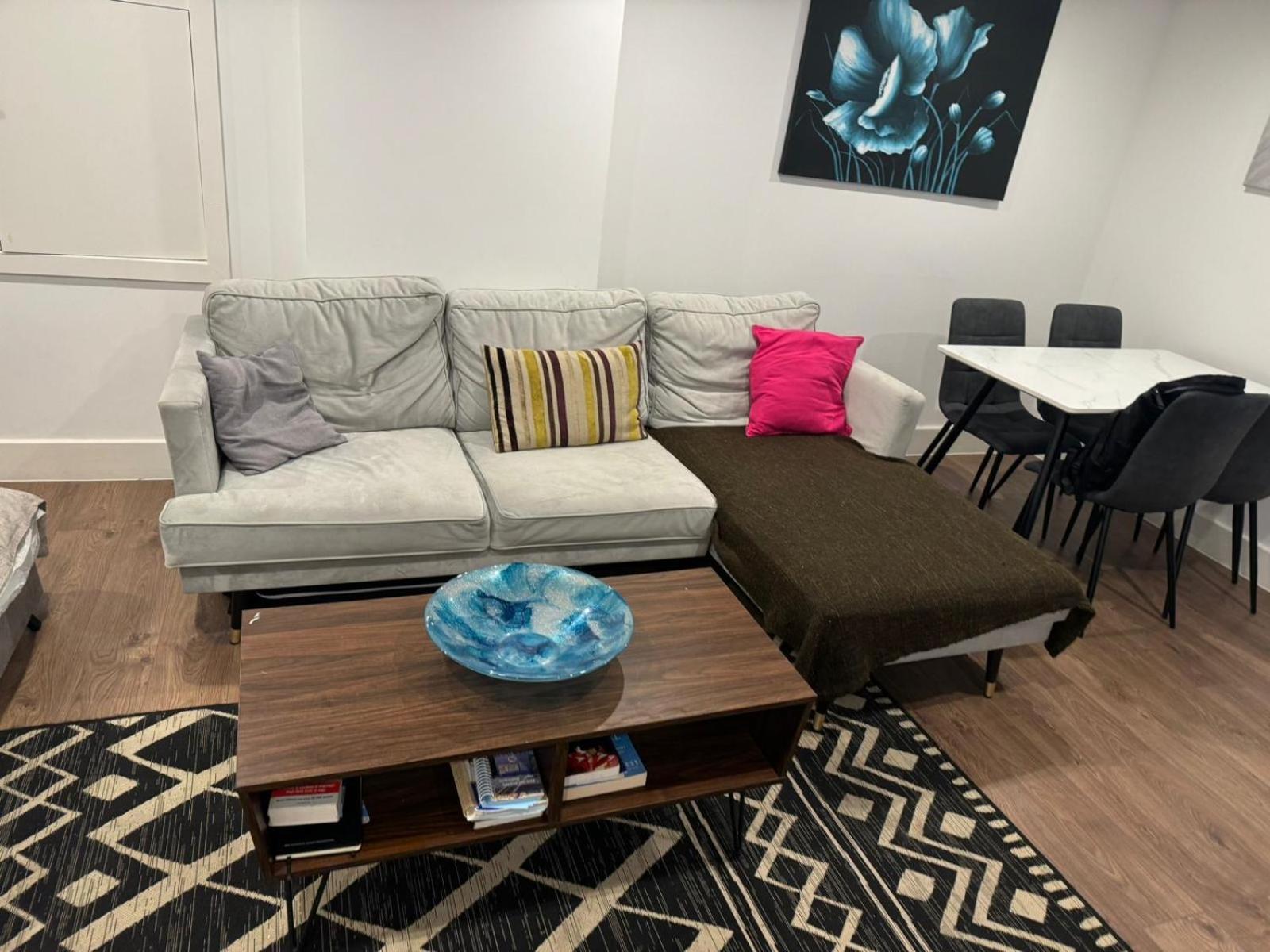 Stunning Rooms By Nine Elms Station ロンドン エクステリア 写真
